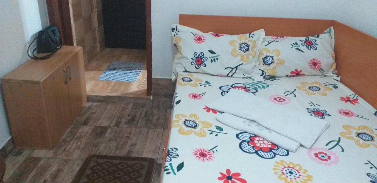 Appartement Garsoniera à Buzău Extérieur photo