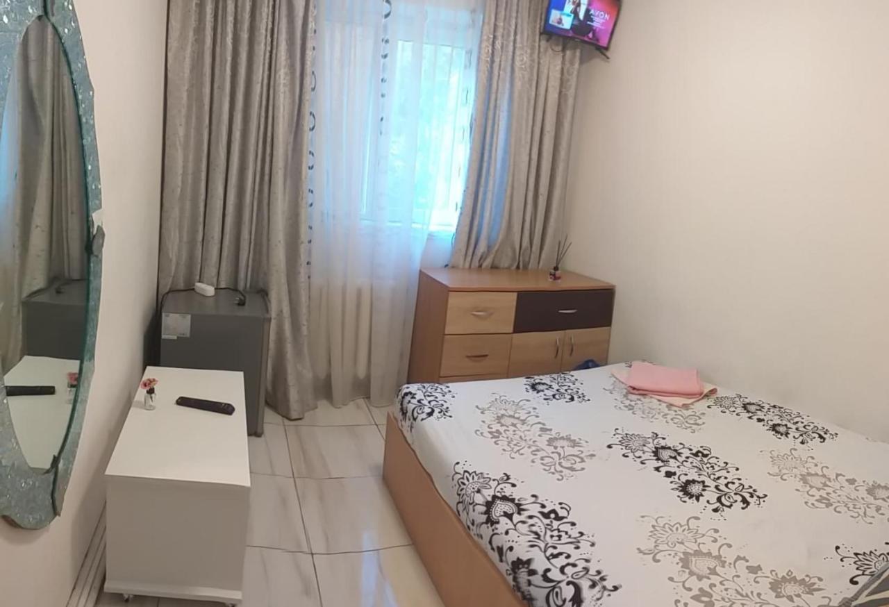 Appartement Garsoniera à Buzău Extérieur photo